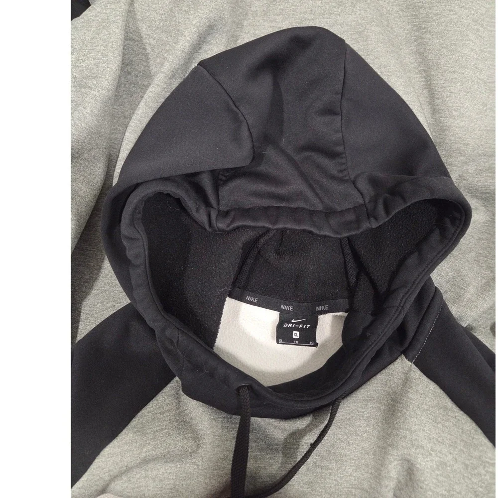 Nike Dri-FIT Therma Hoodie Mens XL Gray Black‎ Big Swoosh Pullover Sweatshirt
